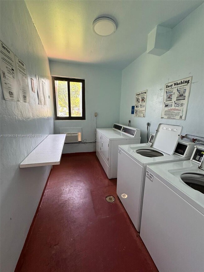 Building Photo - 4272 Deste Ct