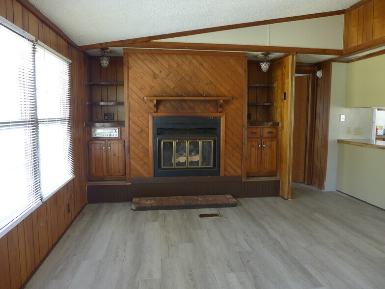 Building Photo - 1114 Grantham School Rd