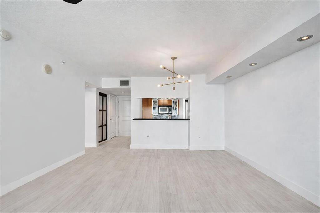 Building Photo - 610 W Las Olas Blvd