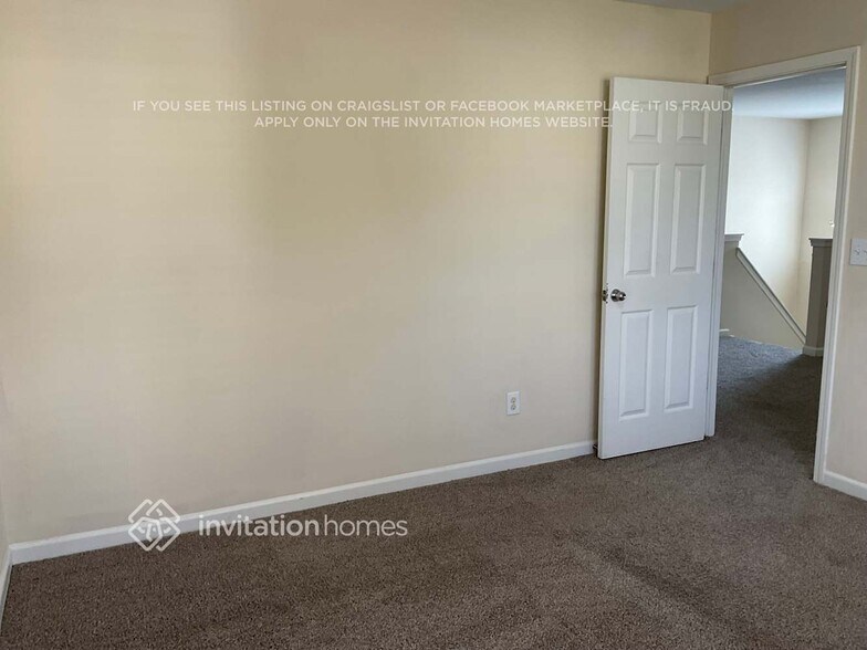 Building Photo - 1052 Sapphire Dr