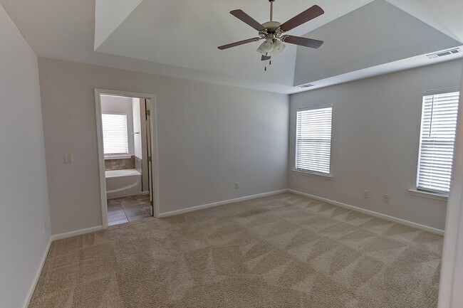 Building Photo - 570 Old Mill Way