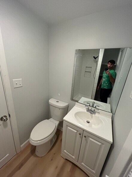 Building Photo - 11 Groton Pl
