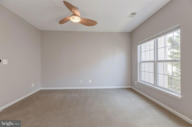 Building Photo - 5140 Donovan Dr