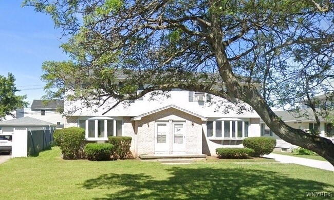 Building Photo - 300 Sundridge Dr