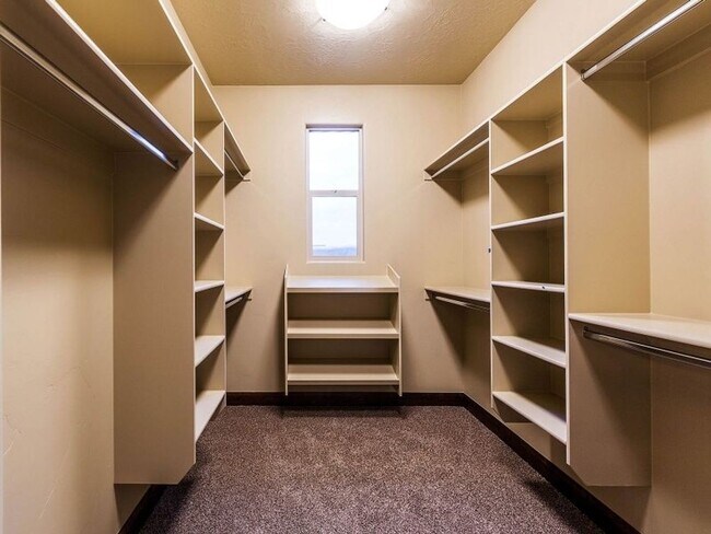 Building Photo - Tenaya Sands Dream Home.