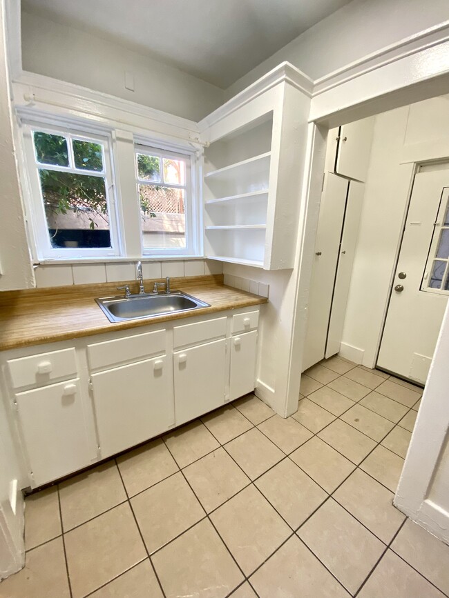 Kitchen with tiles - 7270 1/2 Fountain Ave