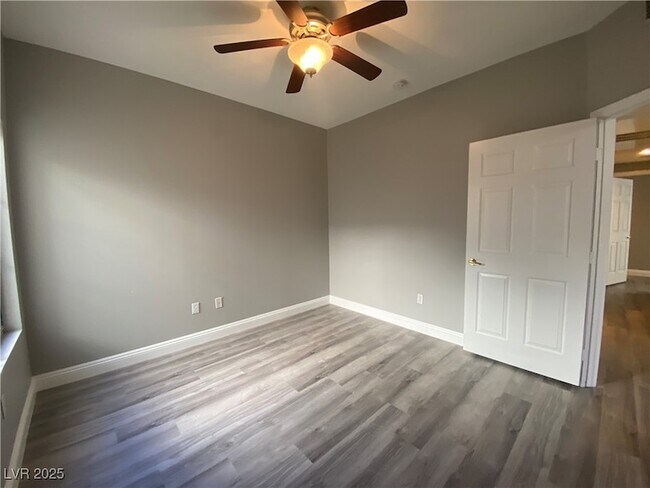 Building Photo - 10011 Crimson Palisades Pl