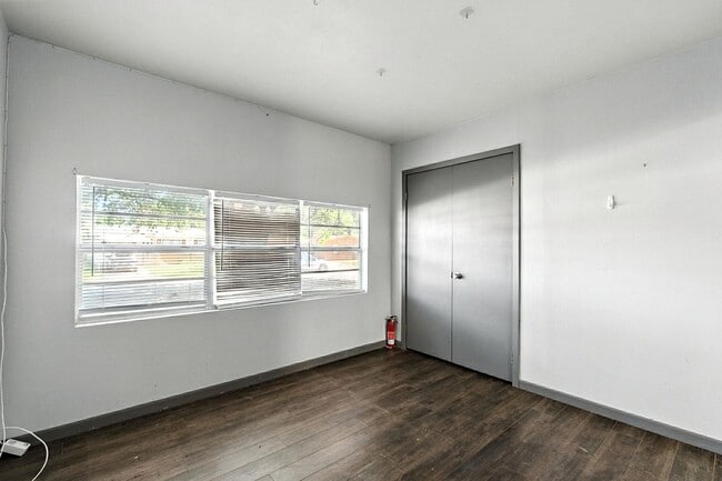 Building Photo - 3625 N 9th St