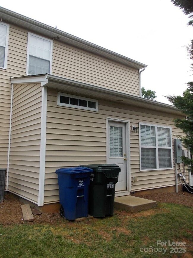 Building Photo - 8603 Wandering Creek Way