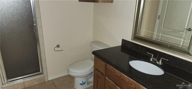 Building Photo - 14 Samgar St