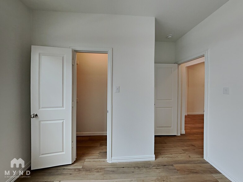 Building Photo - 7900 Green Heron Dr