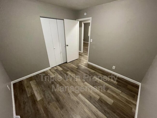 Building Photo - 2733 Tiara Dr