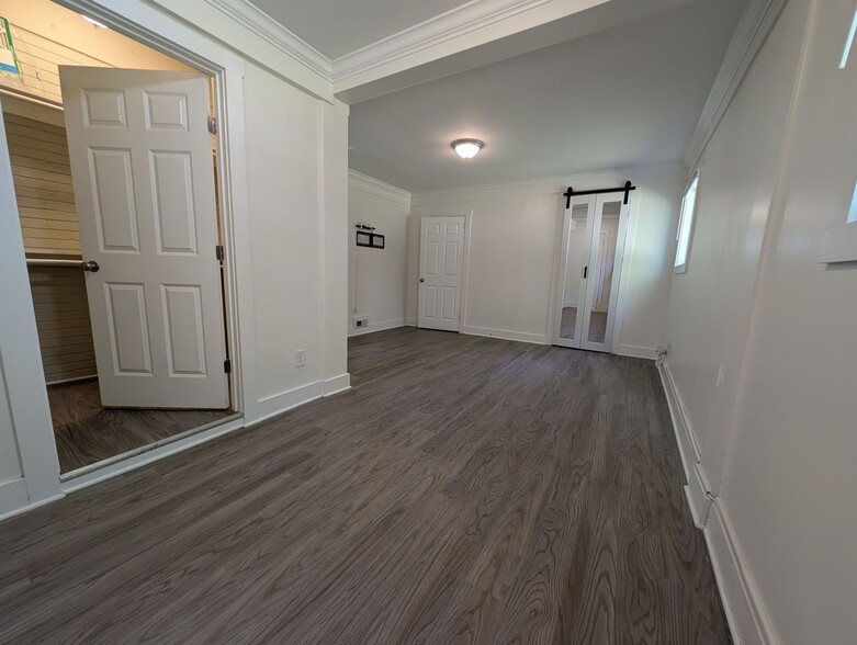 Building Photo - 1801 Kennesaw Dr