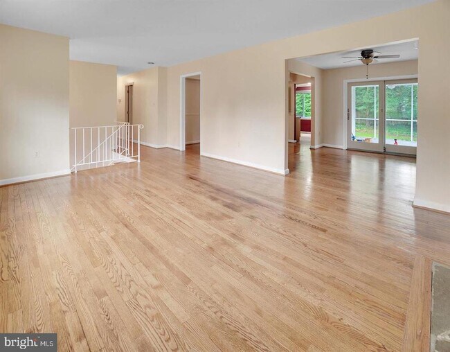 Building Photo - 1032 Pinecrest Dr