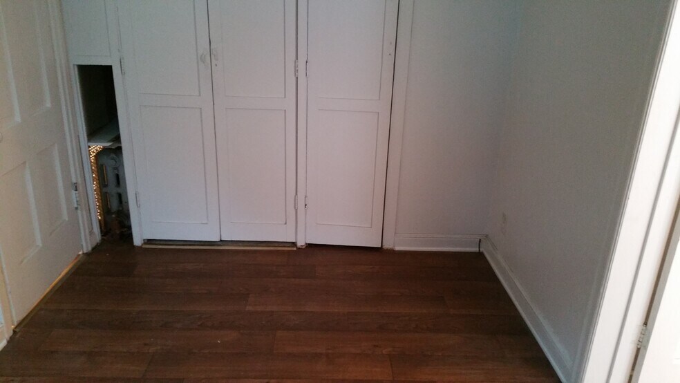 Building Photo - 224 S Park St