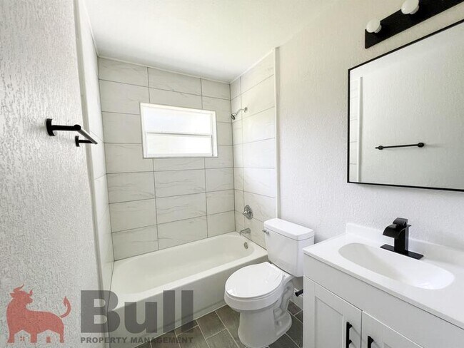 Building Photo - 4438 Weldon Pl