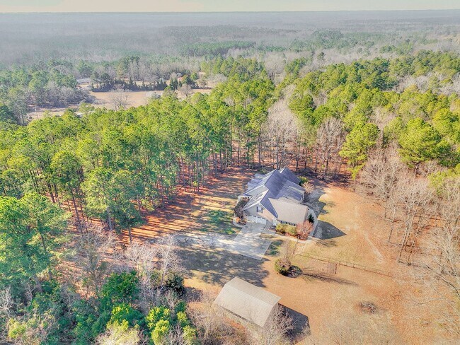 Building Photo - Large House on 3.5 Acres in Harlem
