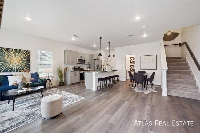 Building Photo - 638 Homestead Ave