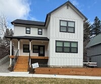 Building Photo - Be the first to enjoy living in this brand new home! Downtown Roslyn!