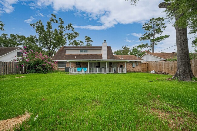 Building Photo - 13351 Oak Leaf Ln