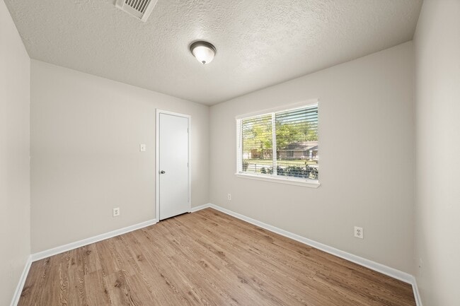 Building Photo - 12602 Folkcrest Way