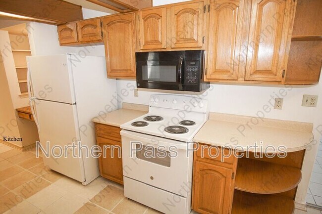 Building Photo - 1808 Gurss Pl