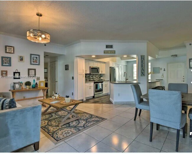 Building Photo - 3135 NE 184th St