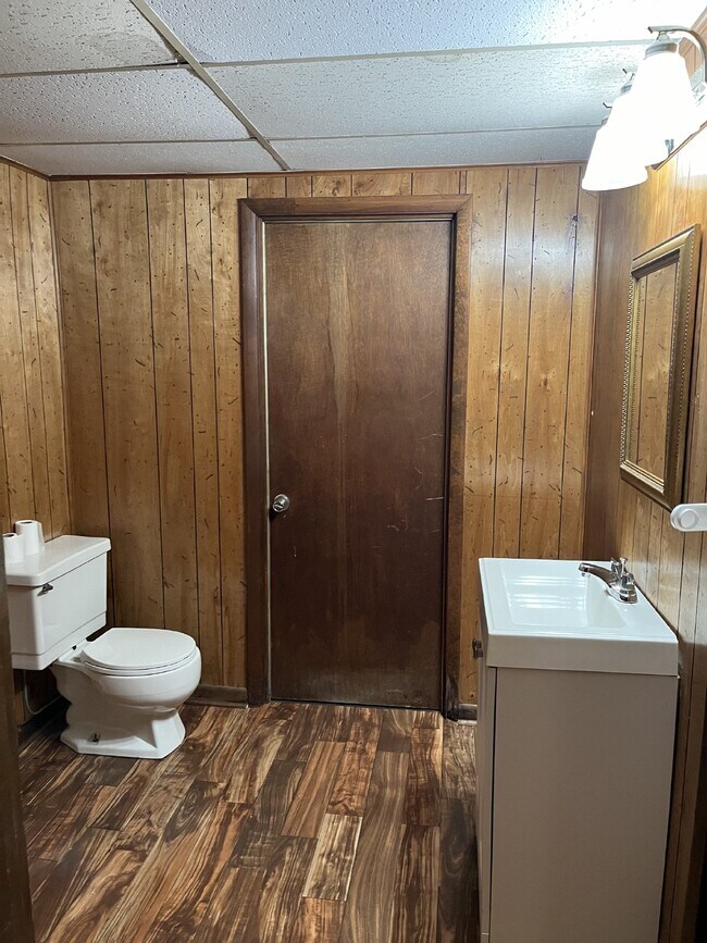 Building Photo - "Charming 3-Bed Sanctuary with Finished Ba...