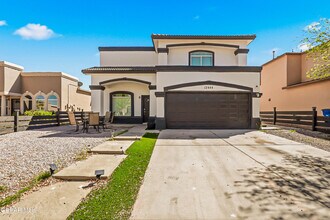 Building Photo - 12444 Sombra Grande Dr