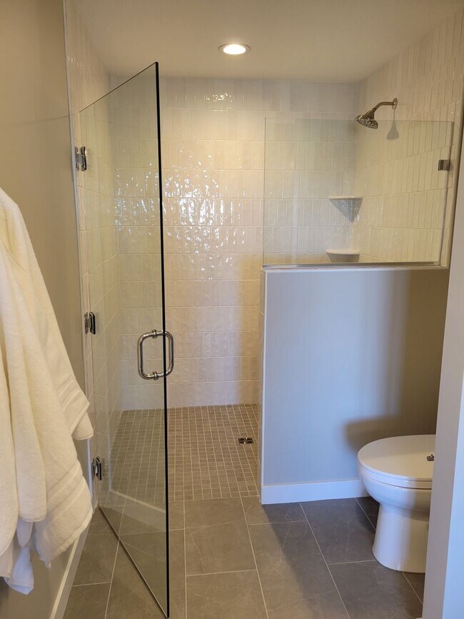 Building Photo - Executive Luxury Rentals