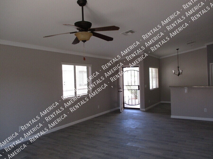 Building Photo - 2739 W Kristina Ave