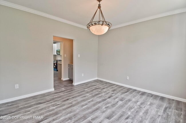 Building Photo - 557 Marco Way