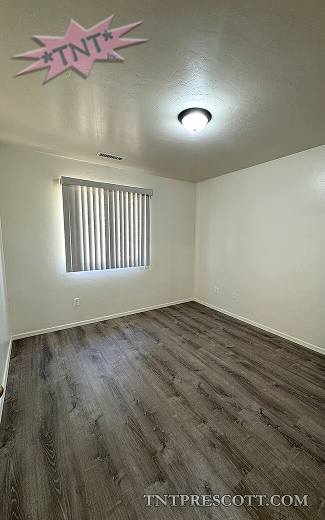 Building Photo - 0739