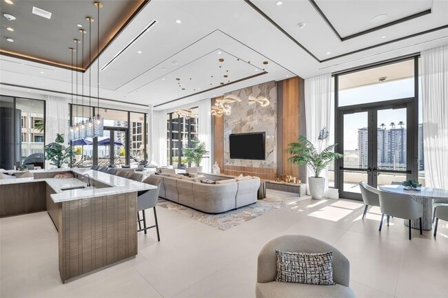 Building Photo - 275 1st Ave S