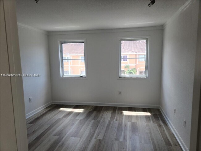 Building Photo - 17650 NW 73rd Ave