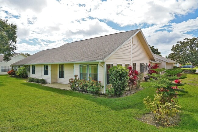 Building Photo - 840 Ridge Lake Dr
