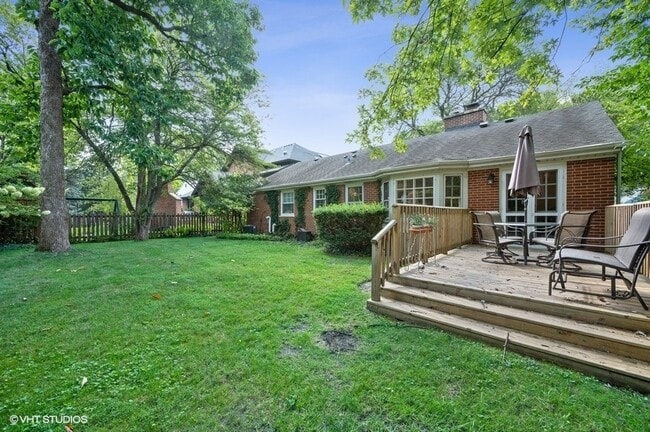 Building Photo - 2602 Greenleaf Ave