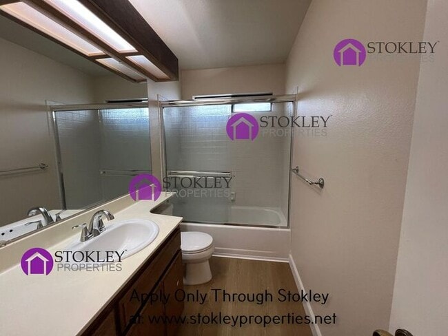 Building Photo - 3840 Rockford Dr