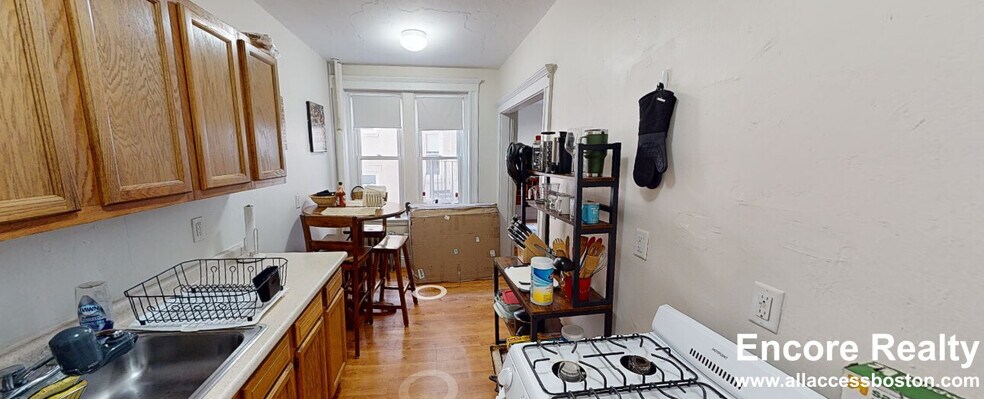 Building Photo - 1163 Boylston St