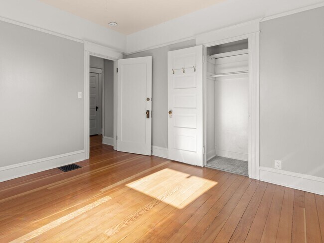 Building Photo - 5 bedroom, 2 bath in North Portland - Bois...