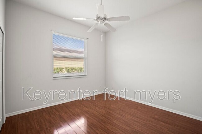 Building Photo - 1072 Port Orange Way
