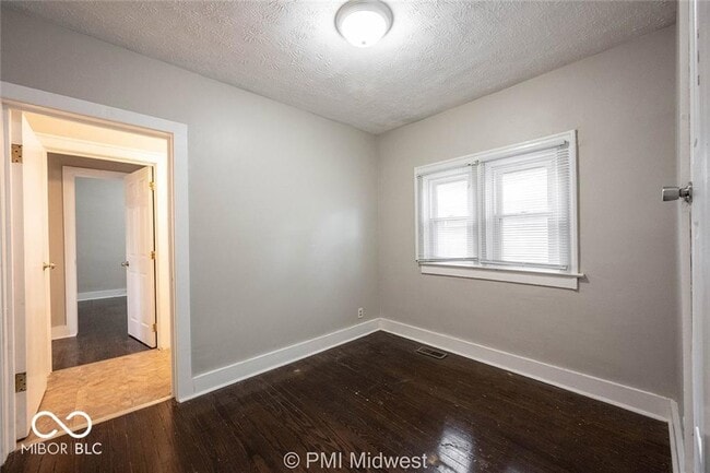 Building Photo - 1621 E 49th St