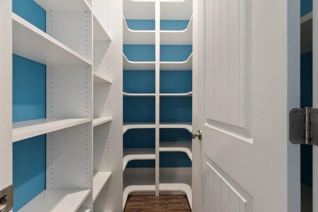 Building Photo - 303 Merlin Ct