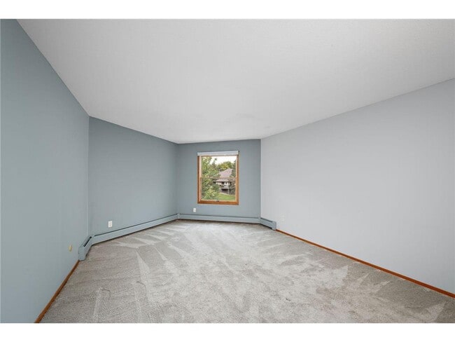 Building Photo - 2220 Midland Grove Rd