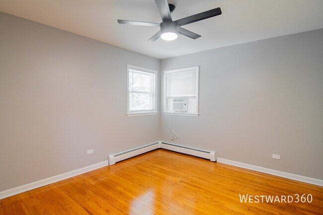 Building Photo - 3249 N Keeler-2E