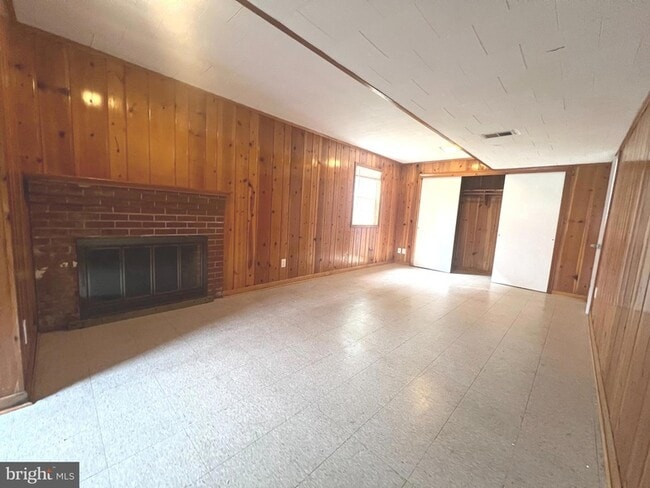 Building Photo - 4517 N Carlin Springs Rd