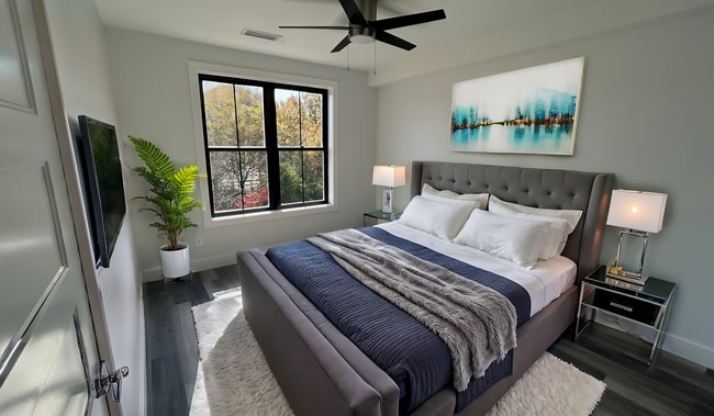 Building Photo - Monte Vista