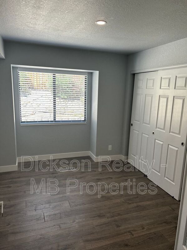 Building Photo - 5261 Coit Dr