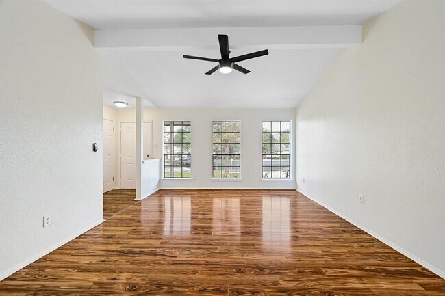Building Photo - 703 Hyde Park Ct