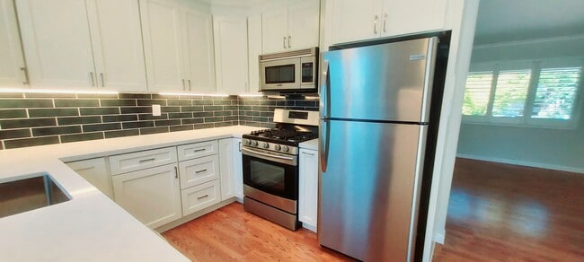 Building Photo - 1321 Evergreen Dr